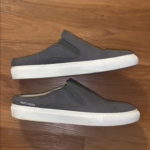 Sketchers Slip on sneakers